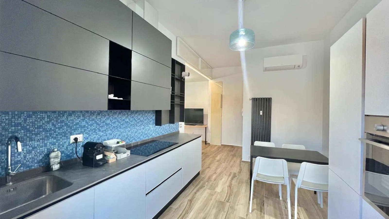 Torelli Home, Moderno E Confortevole, Nel Cuore Della Citta Di Milano, Con Balcone Vista Porta Garibaldi