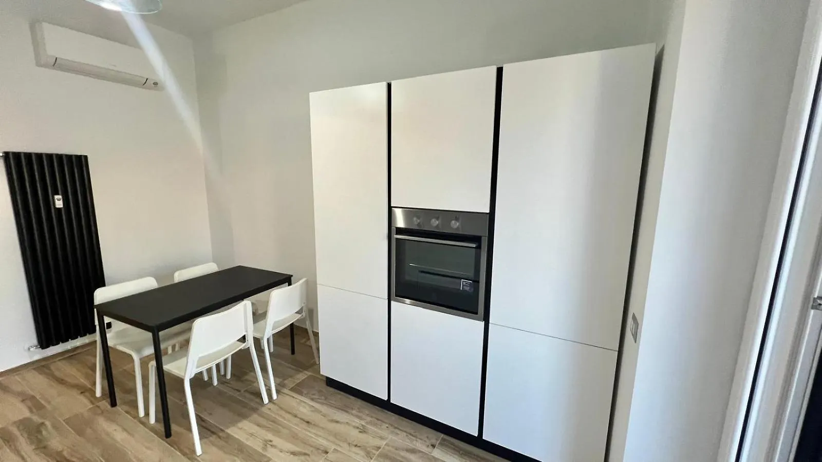 Torelli Home, Moderno E Confortevole, Nel Cuore Della Citta Di Milano, Con Balcone Vista Porta Garibaldi Olaszország